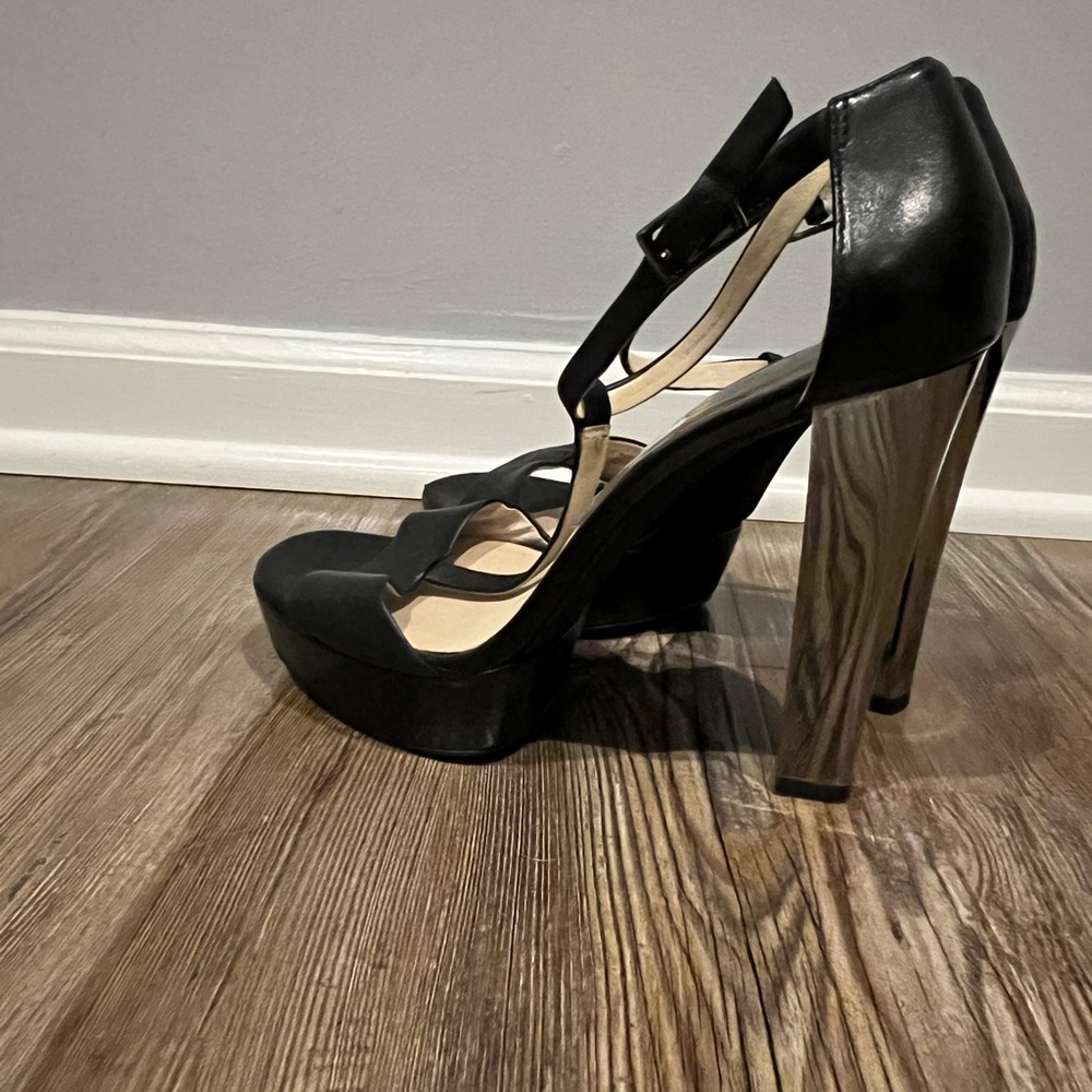 MICHAEL KORS size 7M (7 medium width)